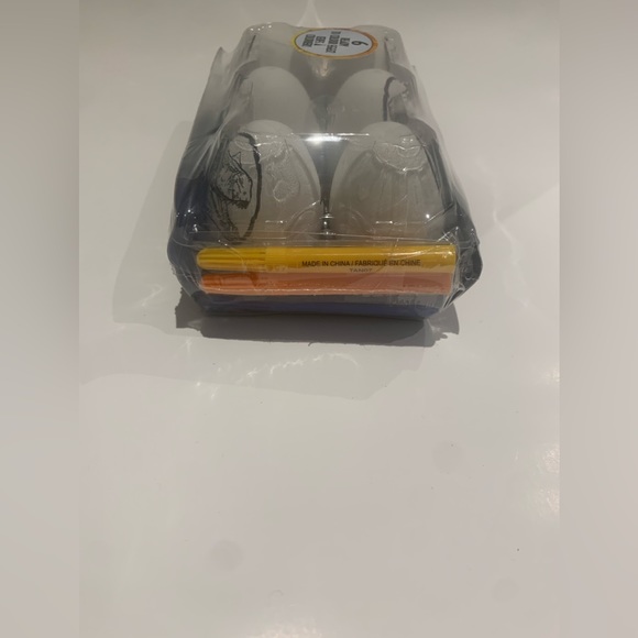 Egg activity.Plastic eggs of Jurassic World!Paint them with markers. - Picture 3 of 6
